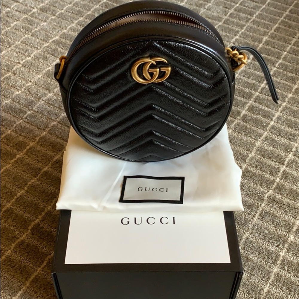 ❌SOLD❌ GG Marmont mini round shoulder bag